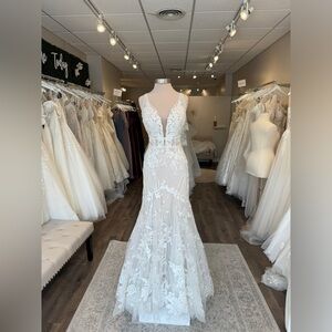 Essence of Australia Bridal Gown D3300